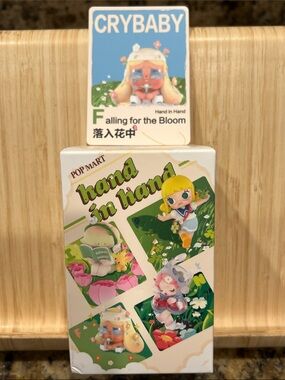 POP MART Hand in Hand confirmed with card Cry Baby Falling for the bloom NIB